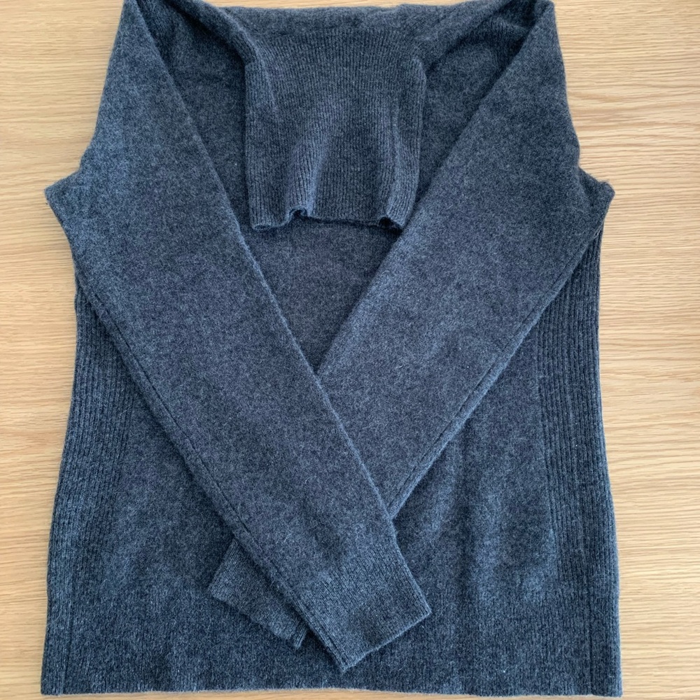 Saks Fifth Avenue Cashmere Turtle Neck Sweater